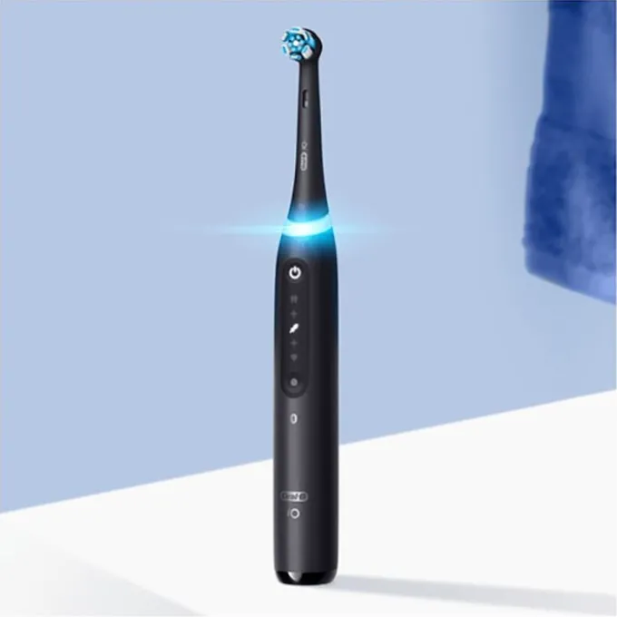 Brosse à dents électrique ORAL-B iO5 SERIES Noire + étui