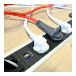 Multiprise CHACON 5 prises + 2 USB-A avec interrupteur Noire - Cable 1.5m