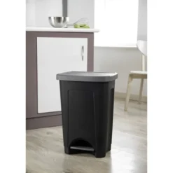 Poubelle plastique à pédale 50L